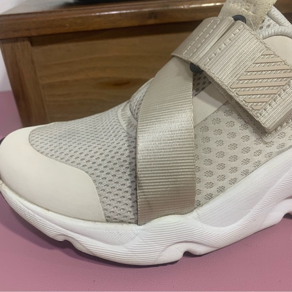 Sorel Kinetic Rnegd Strap Sneakers Breathable Mesh Fawn Sea Salt Women size 7 - Picture 2 of 10